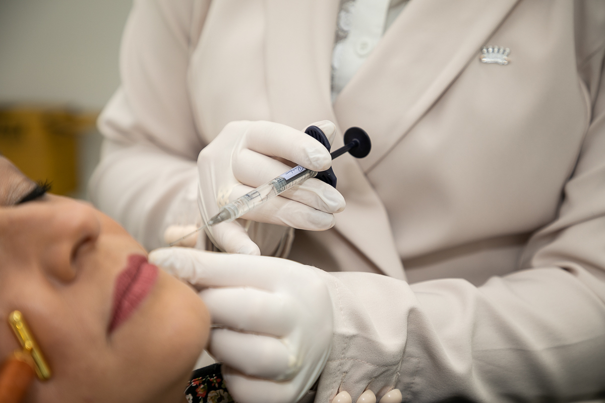 foto-publicidade-consultorio-medico-dermatologista-dra-christiane-dani-em-barbacena-botox-em-barbacena-fotografa-de-publicidade-isabela-lobato-mkt-marketing-digital-fotografia-profissional-isabela-lobato-fotografia-estudio-fotografico