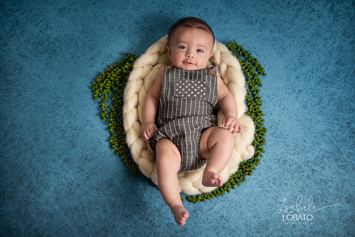 acompanhamento-fotografico-trimestral-estudio-fotografico-em-barbacena-fotografia-mesversario-fotografia-bebes-mes-a-mes-estudio-isabela-lobato