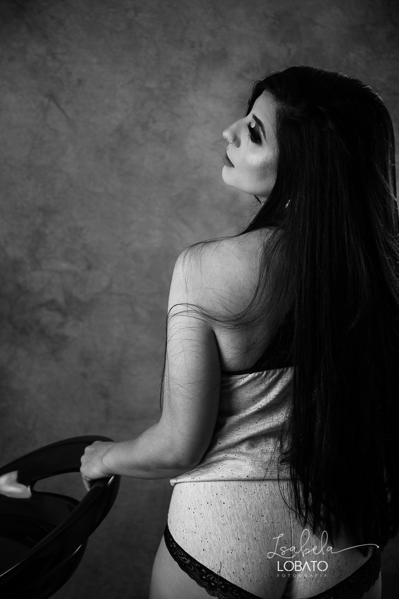 ensaio-fotografico-feminino-ensaio-sensual-boudoir-langerie-fotografa-de-ensaio-feminino-melhor-fotografa-de-barbacena-isabela-lobato-estudio-fotografico-em-barbacena-fotografa-de-modelos-book-fotografico-album-feminino-sensual-chique-sensual-feminino