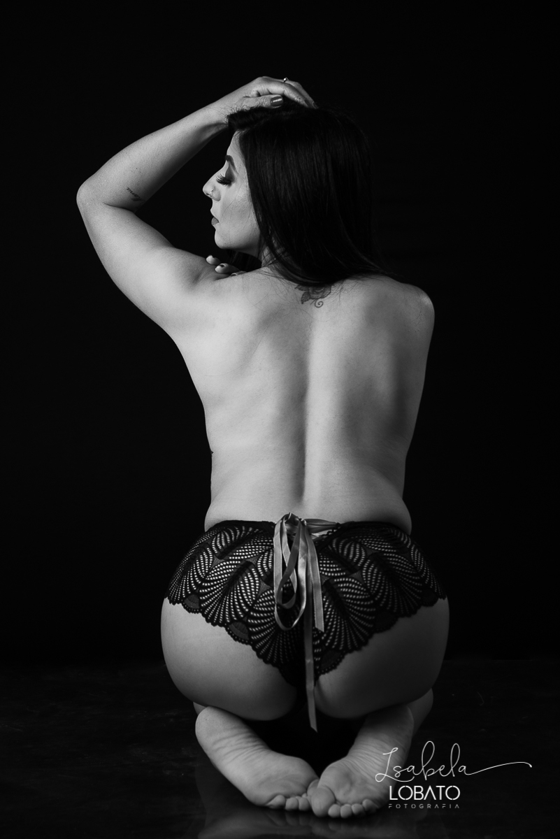 ensaio-fotografico-feminino-ensaio-sensual-boudoir-langerie-fotografa-de-ensaio-feminino-melhor-fotografa-de-barbacena-isabela-lobato-estudio-fotografico-em-barbacena-fotografa-de-modelos-book-fotografico-album-feminino-sensual-chique-sensual-feminino
