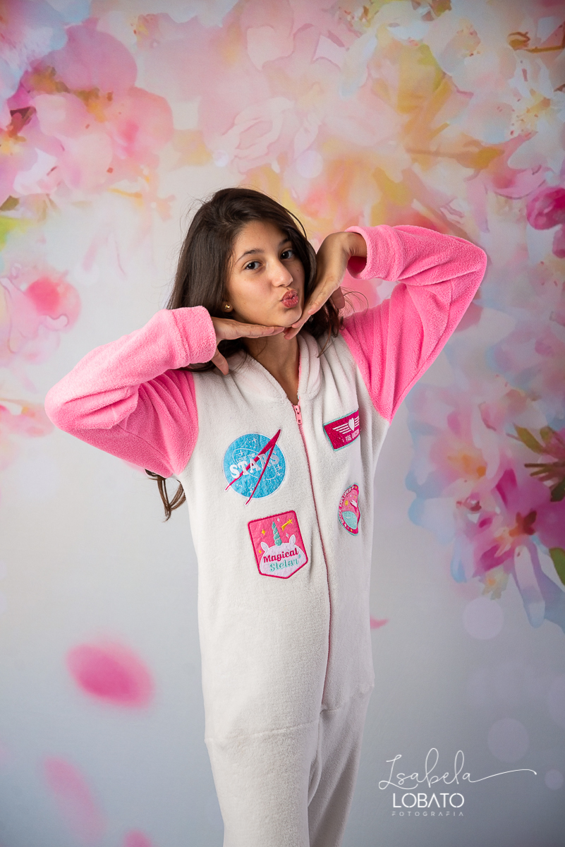 ensaio-fotografico-em-estudio-fotografia-de-adolescente-unicornio-pijama-unicornio-chinelo-unicornio-camisa-do-flamengo-feminina-torcida-do-flamengo-torcida-rubro-negro-ensaio-estudio-em-barbacena-isabela-lobato-fotografia-estudio-fotografico-fotografa-mg