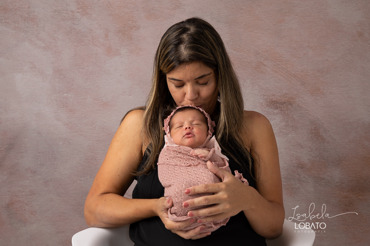 ensaio-fotografico-newborn-foto-de-recem-nascido-bebe-fotografa-de-newborn-e-bebes-em-barbacena-isabela-lobato-fotografia-a-melhor-fotografa-em-barbacena-estudio-fotografico-infantil-em-barbacena-book-de-recem-nascido-fotografia-de-recem-nascido-ensaios