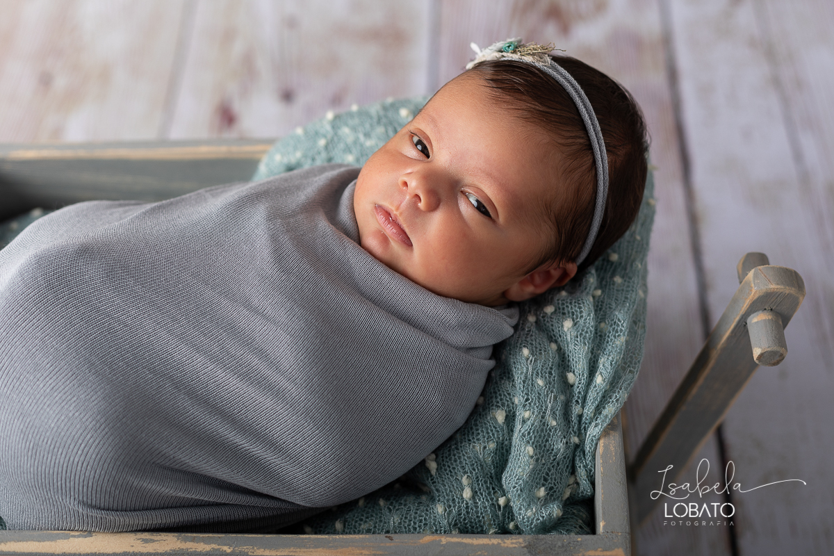 ensaio-fotografico-newborn-foto-de-recem-nascido-bebe-fotografa-de-newborn-e-bebes-em-barbacena-isabela-lobato-fotografia-a-melhor-fotografa-em-barbacena-estudio-fotografico-infantil-em-barbacena-book-de-recem-nascido-fotografia-de-recem-nascido-ensaios