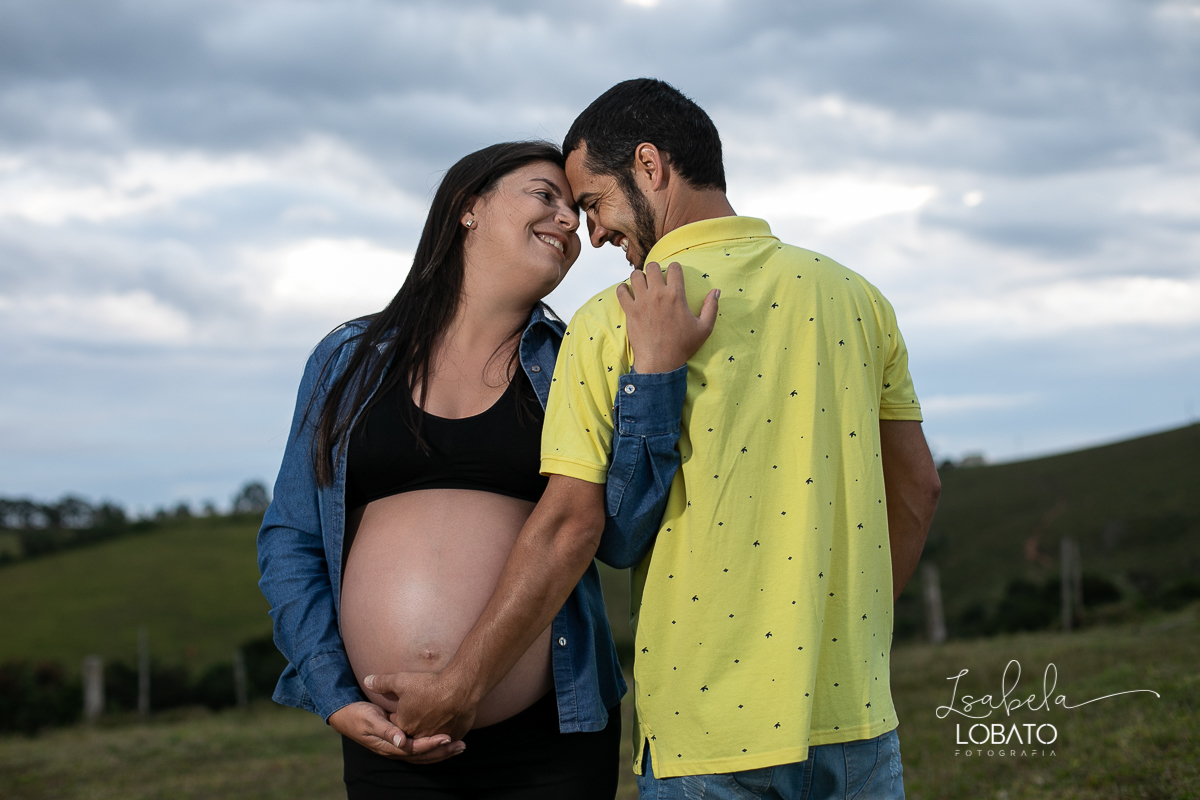 ensaio-gestante-externo-em-barbacena-sitio-turinhos-motos-barbacena-mg-ensaio-gestante-carro-de-trilha-gaiola-para-trilha-gestante-aventureira-fazendo-trilha-pista-de-motos-ensaio-gestante-em-carro-de-trilha-fotografa-de-gestante-barbacena-isabela-lobato