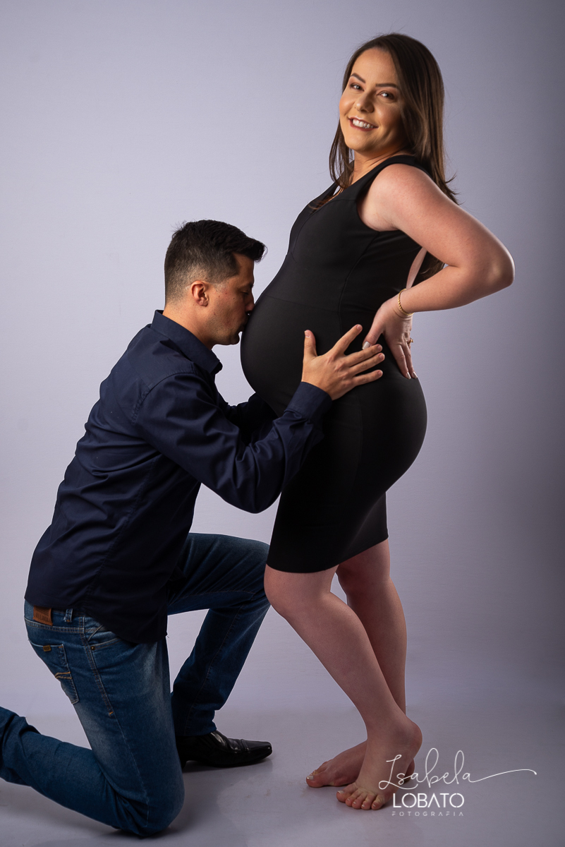 ensaio-gestante-em-estudio-book-de-gestante-ensaio-de-gravida-doce-espera-amor-de-mae-meu-mundo-azul-foto-de-gravida-roupa-de-gestante-estudio-fotografico-em-barbacena-isabela-lobato-fotografia-fotografa-especializada-em-newborn-isabela-lobato
