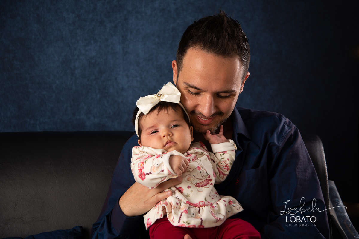 mini-sessao-fotografica-do-dia-dos-pais-2020-amor-de-pai-mundo-azul-tal-pai-tal-filho-roupa-pai-e-filho-pais&filho-foto-do-dia-dos-pais-2020-fotografa-em-barbacena-isabela-lobato-fotografia-ensaio-fotografico-do-dia-dos-pais-estudio-fotografico-barbacena