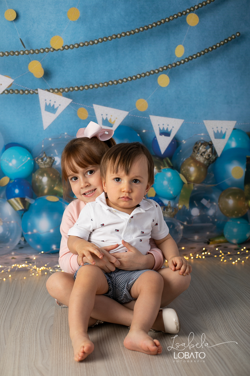 esmagando-o-bolo-smash-the-cake-
child-photography-a-hora-do-bolo-ensaio-fotografico-aniversário-de-um-ano-fotografa-infantil-em-minas-gerais-melhor-fotografa-de-barbacena-isabela-lobato-estudio-fotografico-barbacena-minas-gerais-fotografa-de-crianca