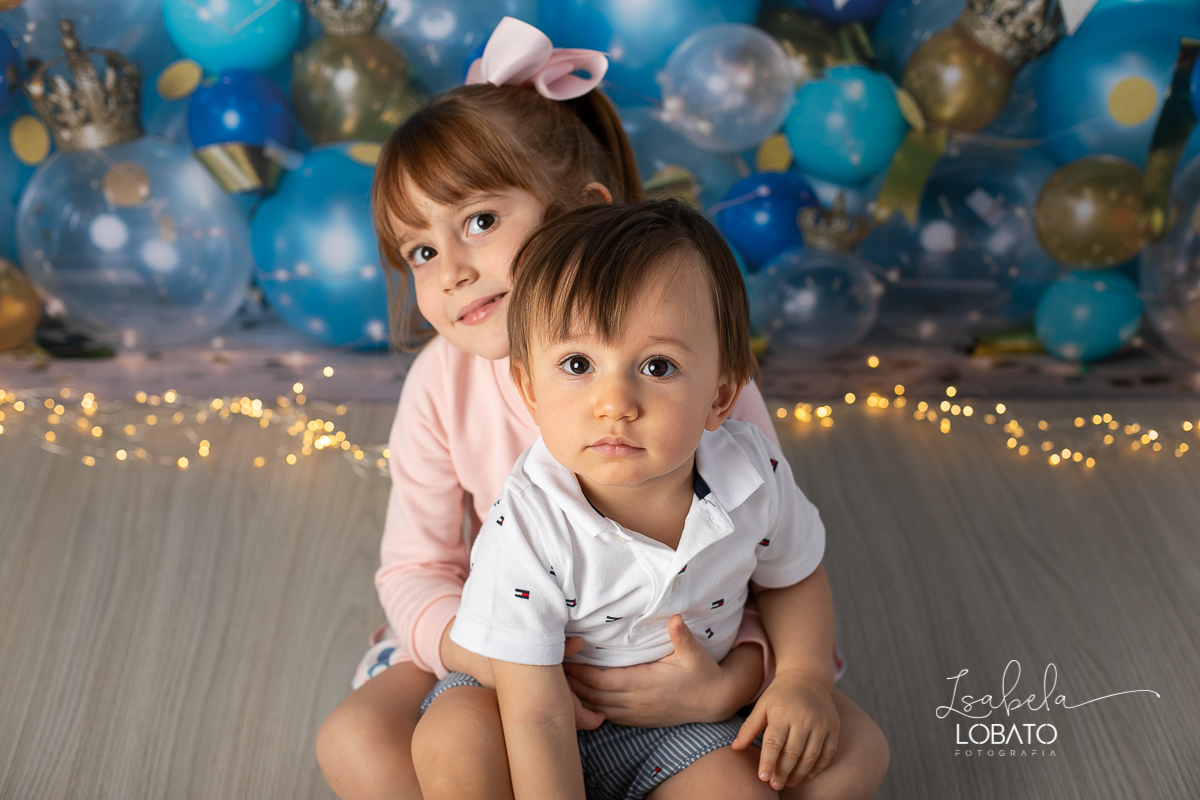 esmagando-o-bolo-smash-the-cake-
child-photography-a-hora-do-bolo-ensaio-fotografico-aniversário-de-um-ano-fotografa-infantil-em-minas-gerais-melhor-fotografa-de-barbacena-isabela-lobato-estudio-fotografico-barbacena-minas-gerais-fotografa-de-crianca