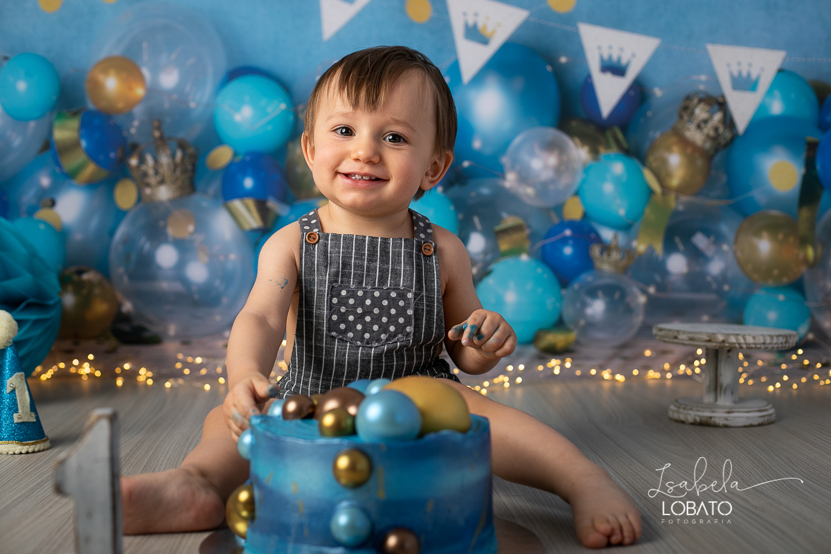 esmagando-o-bolo-smash-the-cake-
child-photography-a-hora-do-bolo-ensaio-fotografico-aniversário-de-um-ano-fotografa-infantil-em-minas-gerais-melhor-fotografa-de-barbacena-isabela-lobato-estudio-fotografico-barbacena-minas-gerais-fotografa-de-crianca