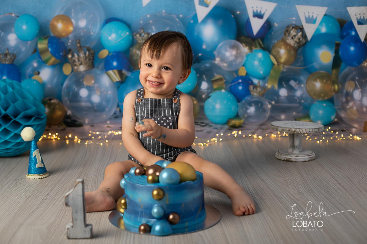 esmagando-o-bolo-smash-the-cake-
child-photography-a-hora-do-bolo-ensaio-fotografico-aniversário-de-um-ano-fotografa-infantil-em-minas-gerais-melhor-fotografa-de-barbacena-isabela-lobato-estudio-fotografico-barbacena-minas-gerais-fotografa-de-crianca
