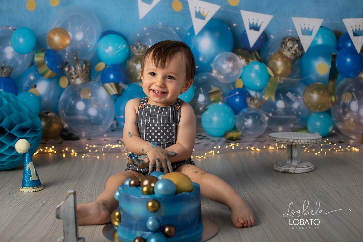 esmagando-o-bolo-smash-the-cake-
child-photography-a-hora-do-bolo-ensaio-fotografico-aniversário-de-um-ano-fotografa-infantil-em-minas-gerais-melhor-fotografa-de-barbacena-isabela-lobato-estudio-fotografico-barbacena-minas-gerais-fotografa-de-crianca