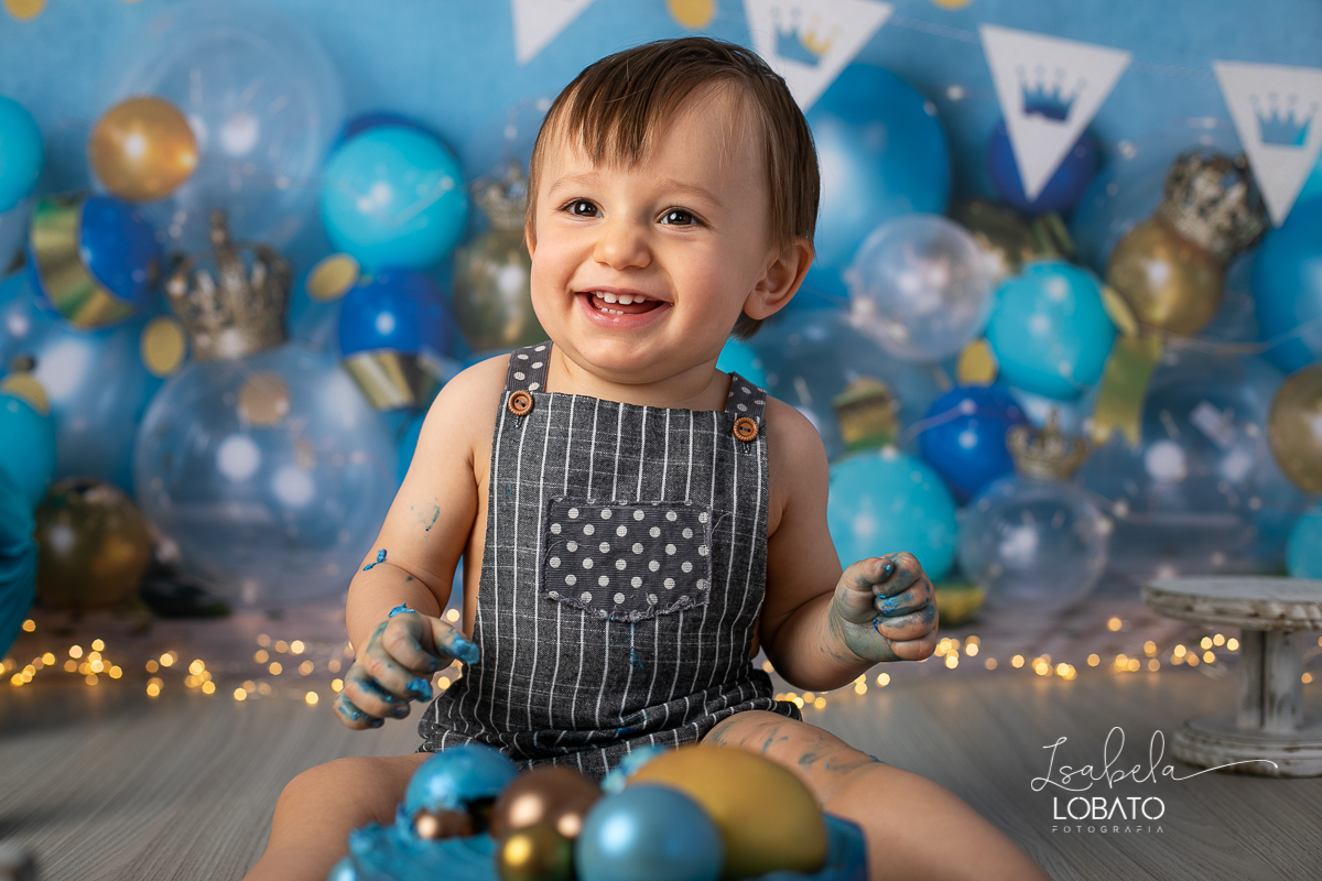 esmagando-o-bolo-smash-the-cake-
child-photography-a-hora-do-bolo-ensaio-fotografico-aniversário-de-um-ano-fotografa-infantil-em-minas-gerais-melhor-fotografa-de-barbacena-isabela-lobato-estudio-fotografico-barbacena-minas-gerais-fotografa-de-crianca