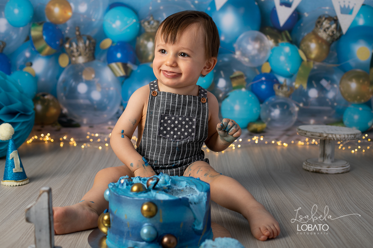 esmagando-o-bolo-smash-the-cake-
child-photography-a-hora-do-bolo-ensaio-fotografico-aniversário-de-um-ano-fotografa-infantil-em-minas-gerais-melhor-fotografa-de-barbacena-isabela-lobato-estudio-fotografico-barbacena-minas-gerais-fotografa-de-crianca