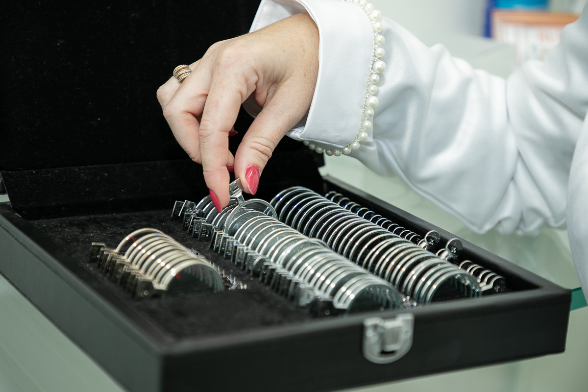 foto-biografia-foto-publicidade-fotografia-autoral-mkt-midias-digitais-marketing-digital-medica-oftalmologista-em-barbacena-medico-oculista-glaucoma-oftalmo-exame-de-vista-melhor-medica-de-barbacena-dra-franciele-vegini-fotografa-isabela-lobato-fotografia