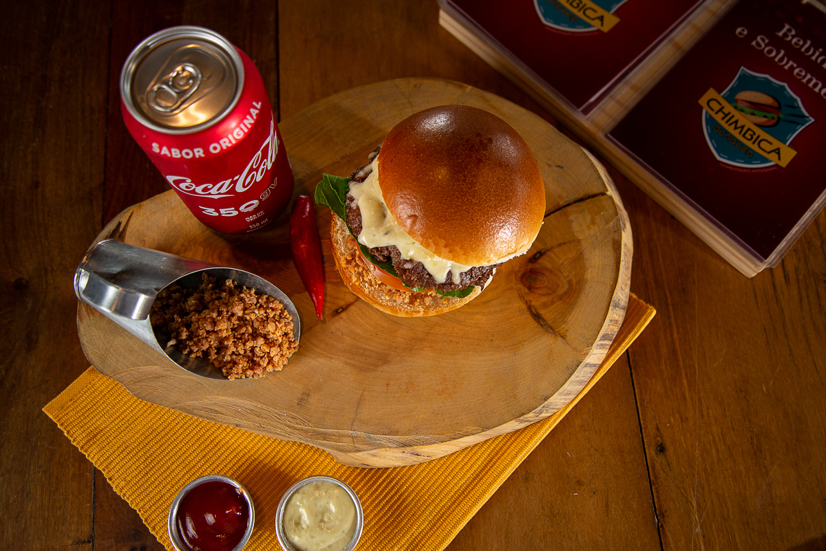 chimbica-burguer-barbacena-lanchonete-movel-melhor-hamburguer-artesanal-barbacena-burguer-picanha-rucula-fotografia-de-hamburguer-artesanal-fotografa-de-alimentos-mkt-marketing-de-alimentos-marketing-digital-foto-hamburguer-foto-de-comida-isabela-lobato