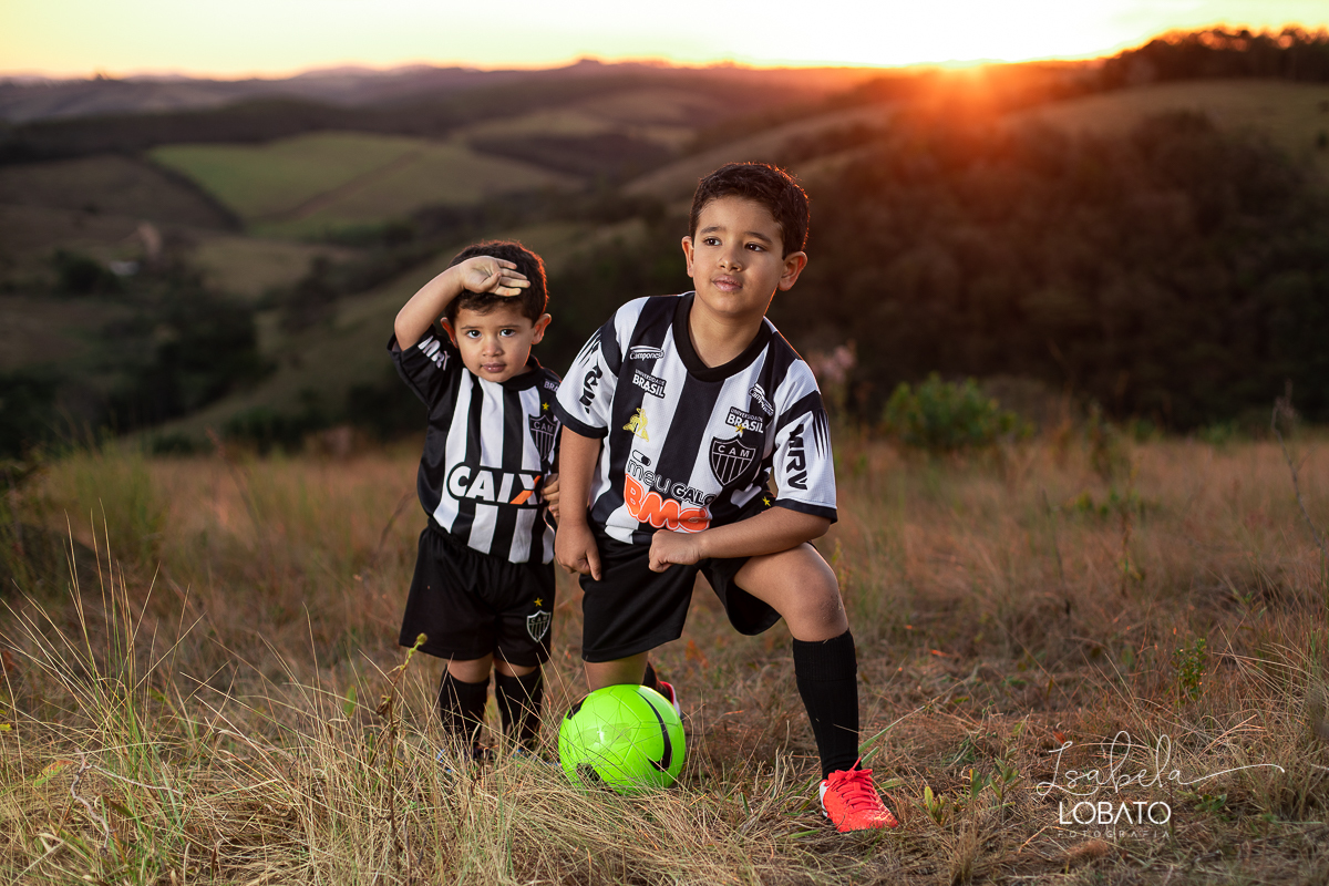 torcida-mirim-do-galo-clube-atletico-mineiro-atleticano-camisa-do-galo-infantil-uniforme-retro-do-galo-tabela-brasileirao-2020-clube-atletico-mineiro-campeonato-brasileiro-torcedor-atleticano-galoucura-galo-na-veia-chuteira-infantil-nike-chuteira-futsal