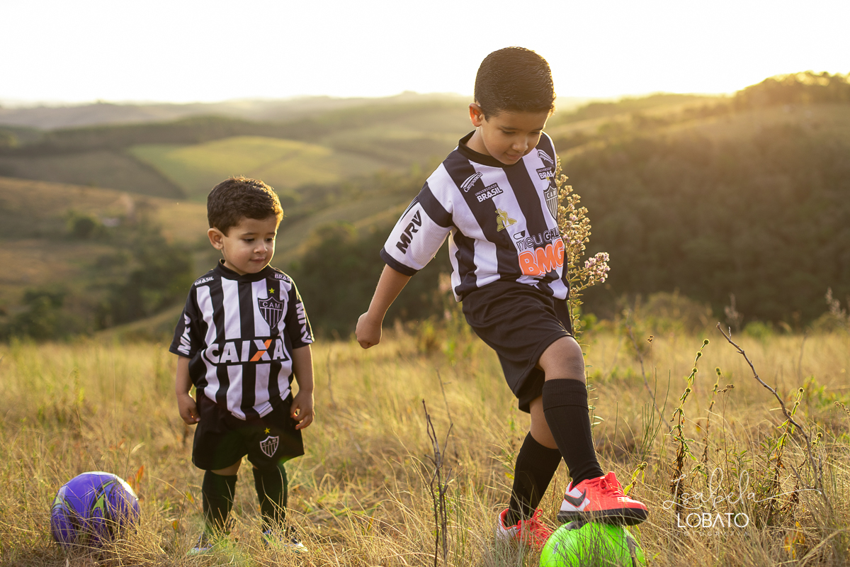 torcida-mirim-do-galo-clube-atletico-mineiro-atleticano-camisa-do-galo-infantil-uniforme-retro-do-galo-tabela-brasileirao-2020-clube-atletico-mineiro-campeonato-brasileiro-torcedor-atleticano-galoucura-galo-na-veia-chuteira-infantil-nike-chuteira-futsal