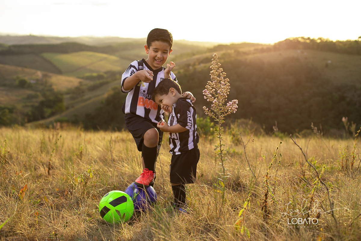 torcida-mirim-do-galo-clube-atletico-mineiro-atleticano-camisa-do-galo-infantil-uniforme-retro-do-galo-tabela-brasileirao-2020-clube-atletico-mineiro-campeonato-brasileiro-torcedor-atleticano-galoucura-galo-na-veia-chuteira-infantil-nike-chuteira-futsal