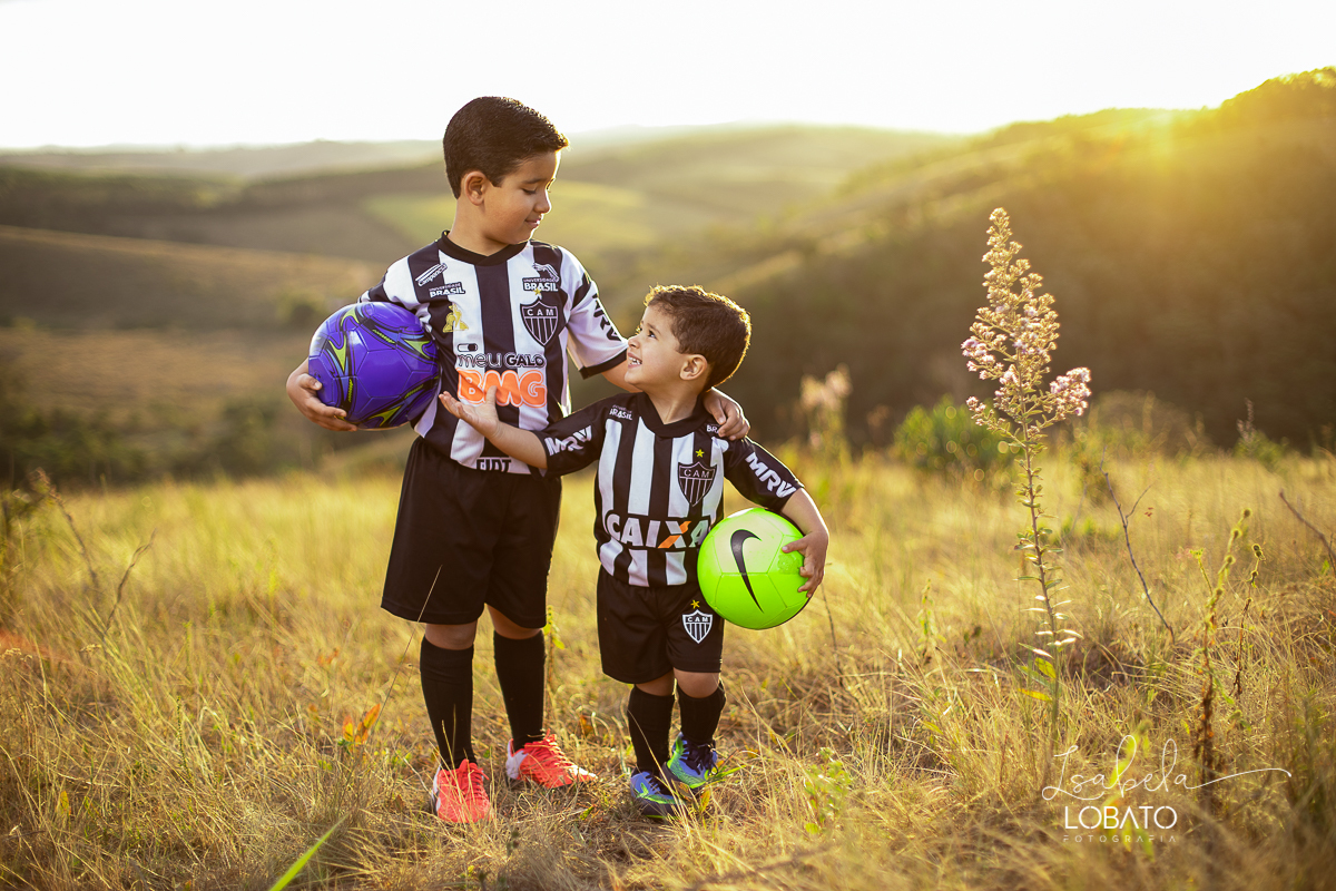 torcida-mirim-do-galo-clube-atletico-mineiro-atleticano-camisa-do-galo-infantil-uniforme-retro-do-galo-tabela-brasileirao-2020-clube-atletico-mineiro-campeonato-brasileiro-torcedor-atleticano-galoucura-galo-na-veia-chuteira-infantil-nike-chuteira-futsal