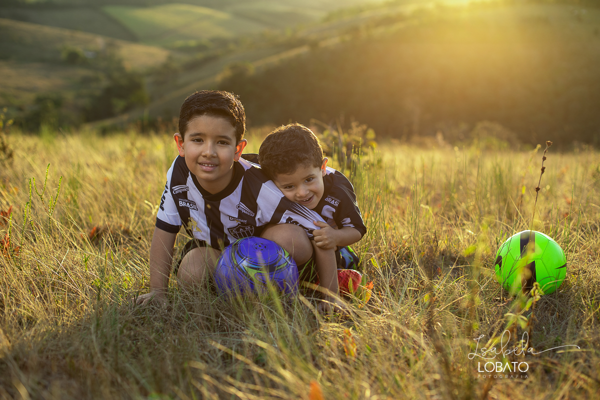 torcida-mirim-do-galo-clube-atletico-mineiro-atleticano-camisa-do-galo-infantil-uniforme-retro-do-galo-tabela-brasileirao-2020-clube-atletico-mineiro-campeonato-brasileiro-torcedor-atleticano-galoucura-galo-na-veia-chuteira-infantil-nike-chuteira-futsal