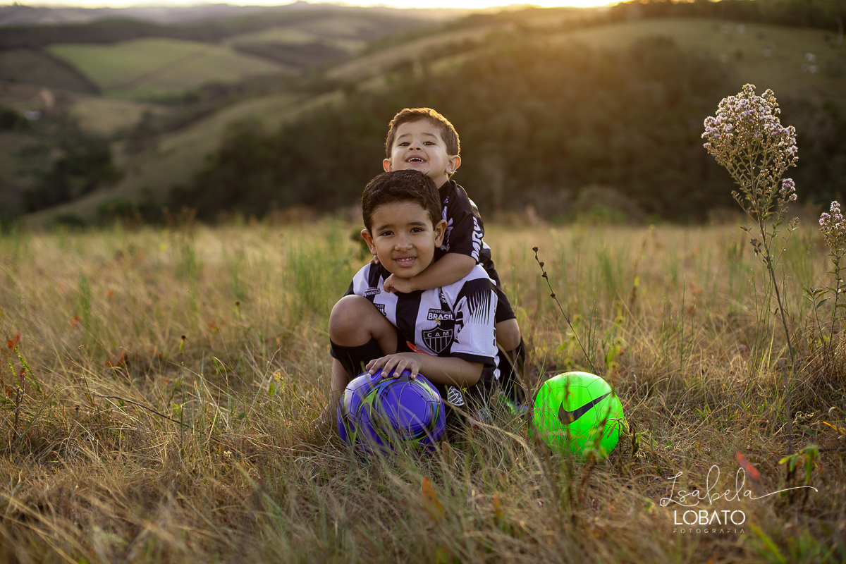torcida-mirim-do-galo-clube-atletico-mineiro-atleticano-camisa-do-galo-infantil-uniforme-retro-do-galo-tabela-brasileirao-2020-clube-atletico-mineiro-campeonato-brasileiro-torcedor-atleticano-galoucura-galo-na-veia-chuteira-infantil-nike-chuteira-futsal