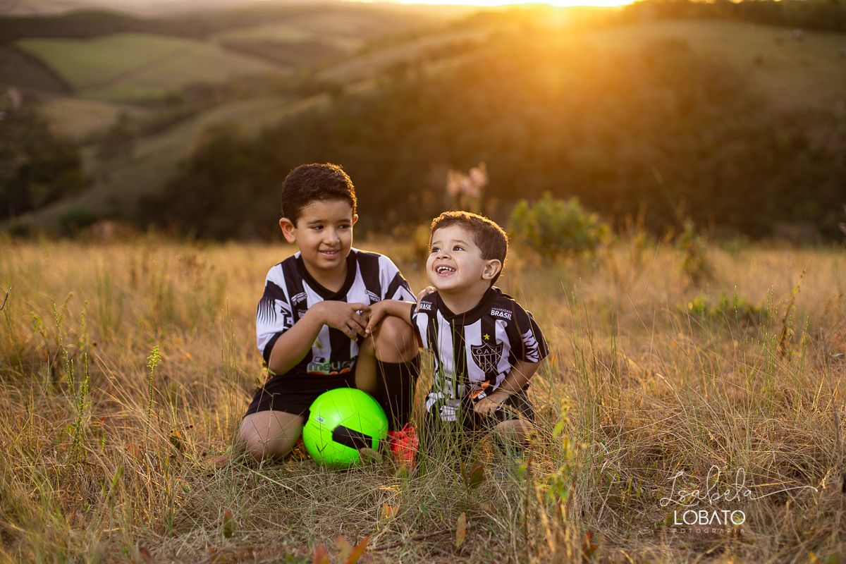 torcida-mirim-do-galo-clube-atletico-mineiro-atleticano-camisa-do-galo-infantil-uniforme-retro-do-galo-tabela-brasileirao-2020-clube-atletico-mineiro-campeonato-brasileiro-torcedor-atleticano-galoucura-galo-na-veia-chuteira-infantil-nike-chuteira-futsal