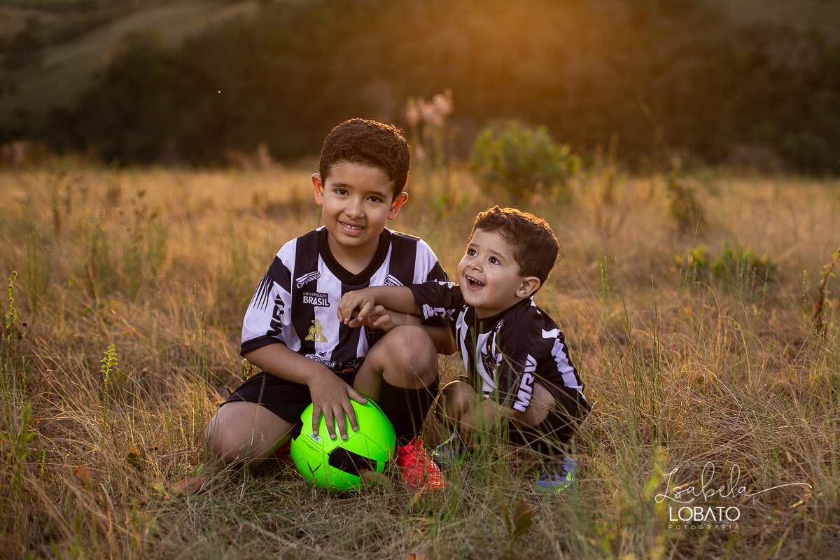 torcida-mirim-do-galo-clube-atletico-mineiro-atleticano-camisa-do-galo-infantil-uniforme-retro-do-galo-tabela-brasileirao-2020-clube-atletico-mineiro-campeonato-brasileiro-torcedor-atleticano-galoucura-galo-na-veia-chuteira-infantil-nike-chuteira-futsal