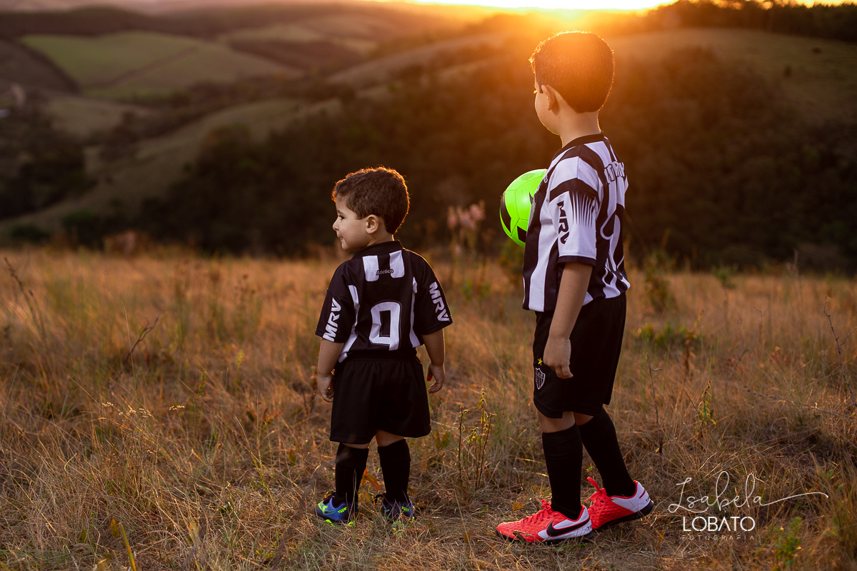 torcida-mirim-do-galo-clube-atletico-mineiro-atleticano-camisa-do-galo-infantil-uniforme-retro-do-galo-tabela-brasileirao-2020-clube-atletico-mineiro-campeonato-brasileiro-torcedor-atleticano-galoucura-galo-na-veia-chuteira-infantil-nike-chuteira-futsal