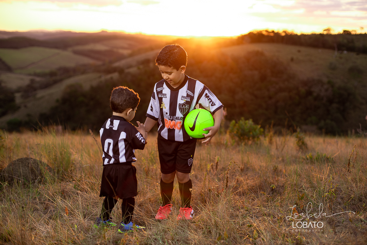 torcida-mirim-do-galo-clube-atletico-mineiro-atleticano-camisa-do-galo-infantil-uniforme-retro-do-galo-tabela-brasileirao-2020-clube-atletico-mineiro-campeonato-brasileiro-torcedor-atleticano-galoucura-galo-na-veia-chuteira-infantil-nike-chuteira-futsal
