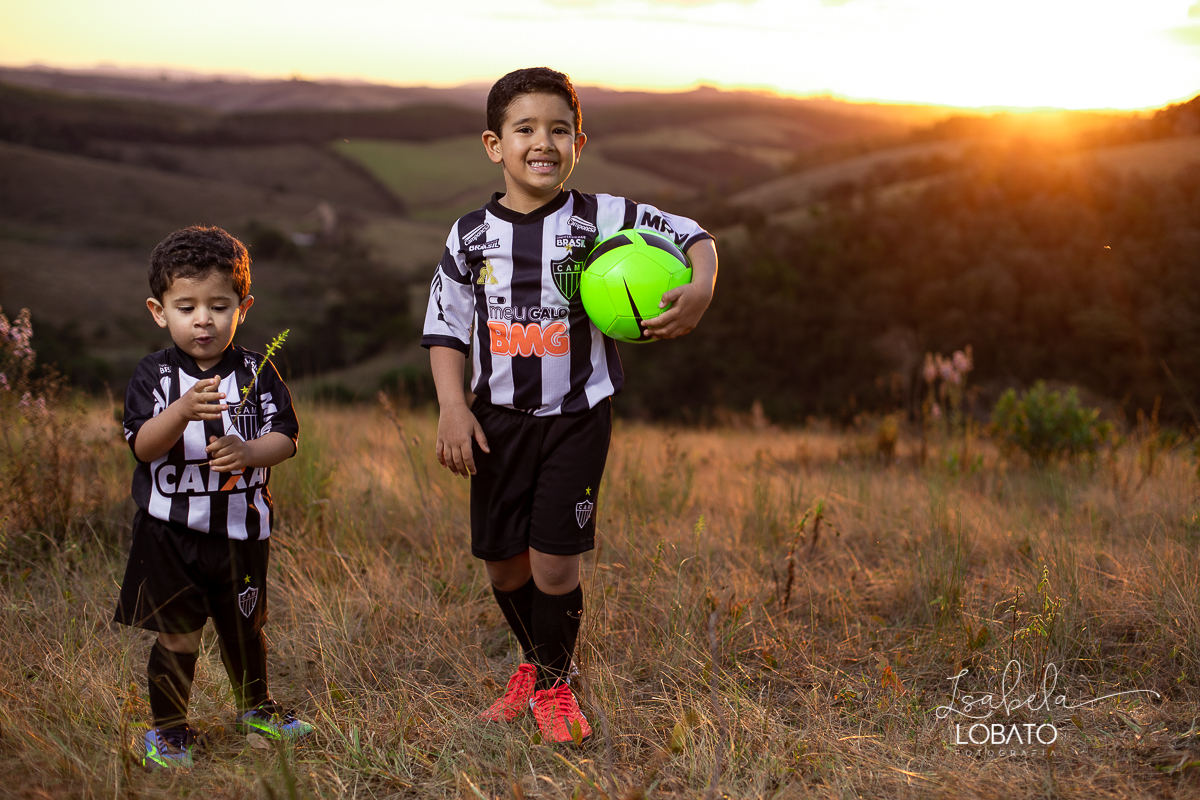 torcida-mirim-do-galo-clube-atletico-mineiro-atleticano-camisa-do-galo-infantil-uniforme-retro-do-galo-tabela-brasileirao-2020-clube-atletico-mineiro-campeonato-brasileiro-torcedor-atleticano-galoucura-galo-na-veia-chuteira-infantil-nike-chuteira-futsal