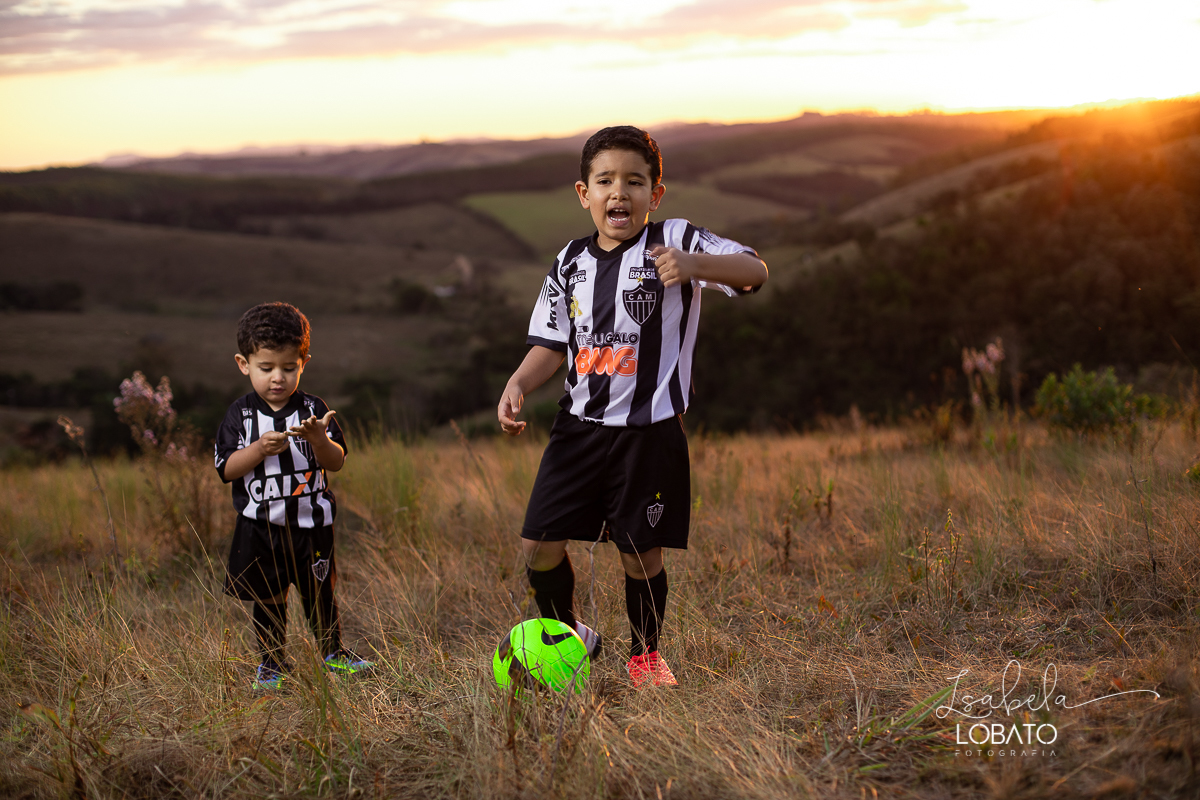 torcida-mirim-do-galo-clube-atletico-mineiro-atleticano-camisa-do-galo-infantil-uniforme-retro-do-galo-tabela-brasileirao-2020-clube-atletico-mineiro-campeonato-brasileiro-torcedor-atleticano-galoucura-galo-na-veia-chuteira-infantil-nike-chuteira-futsal
