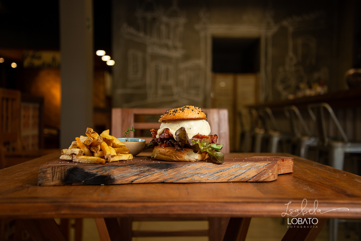 restaurante-sjdr-espaco-libertastes-cerveja-artesanal-libertastes-queijo-artesanal-chopp-saladas-sanduiche-croassant-hamburger-artesanal-risoto-chouriço-salada-pizza-mineira-costela-canjiquinha-foto-de-alimentos-fotografa-de-gastronomia-isabela-lobato
