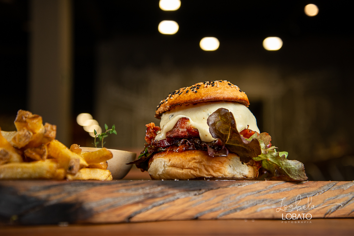 restaurante-sjdr-espaco-libertastes-cerveja-artesanal-libertastes-queijo-artesanal-chopp-saladas-sanduiche-croassant-hamburger-artesanal-risoto-chouriço-salada-pizza-mineira-costela-canjiquinha-foto-de-alimentos-fotografa-de-gastronomia-isabela-lobato