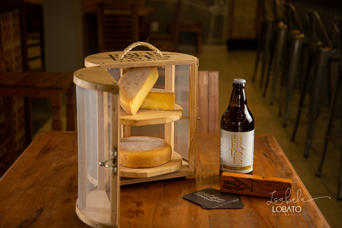 restaurante-sjdr-espaco-libertastes-cerveja-artesanal-libertastes-queijo-artesanal-chopp-saladas-sanduiche-croassant-hamburger-artesanal-risoto-chouriço-salada-pizza-mineira-costela-canjiquinha-foto-de-alimentos-fotografa-de-gastronomia-isabela-lobato