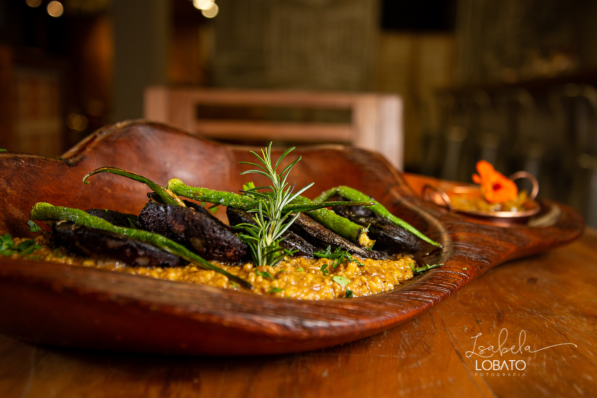 restaurante-sjdr-espaco-libertastes-cerveja-artesanal-libertastes-queijo-artesanal-chopp-saladas-sanduiche-croassant-hamburger-artesanal-risoto-chouriço-salada-pizza-mineira-costela-canjiquinha-foto-de-alimentos-fotografa-de-gastronomia-isabela-lobato