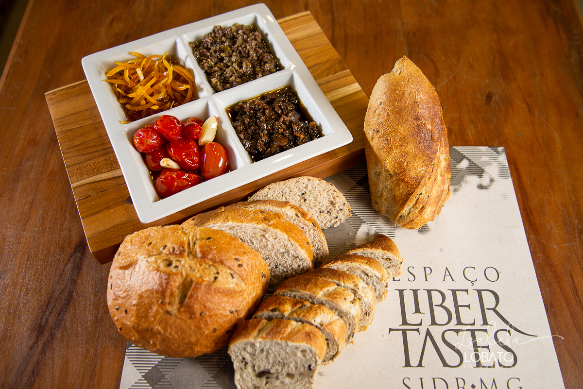 restaurante-sjdr-espaco-libertastes-cerveja-artesanal-libertastes-queijo-artesanal-chopp-saladas-sanduiche-croassant-hamburger-artesanal-risoto-chouriço-salada-pizza-mineira-costela-canjiquinha-foto-de-alimentos-fotografa-de-gastronomia-isabela-lobato