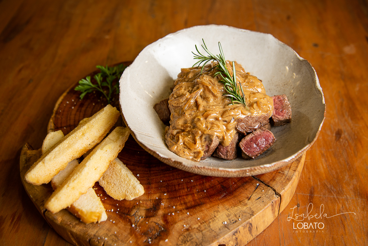 restaurante-sjdr-espaco-libertastes-cerveja-artesanal-libertastes-queijo-artesanal-chopp-saladas-sanduiche-croassant-hamburger-artesanal-risoto-chouriço-salada-pizza-mineira-costela-canjiquinha-foto-de-alimentos-fotografa-de-gastronomia-isabela-lobato