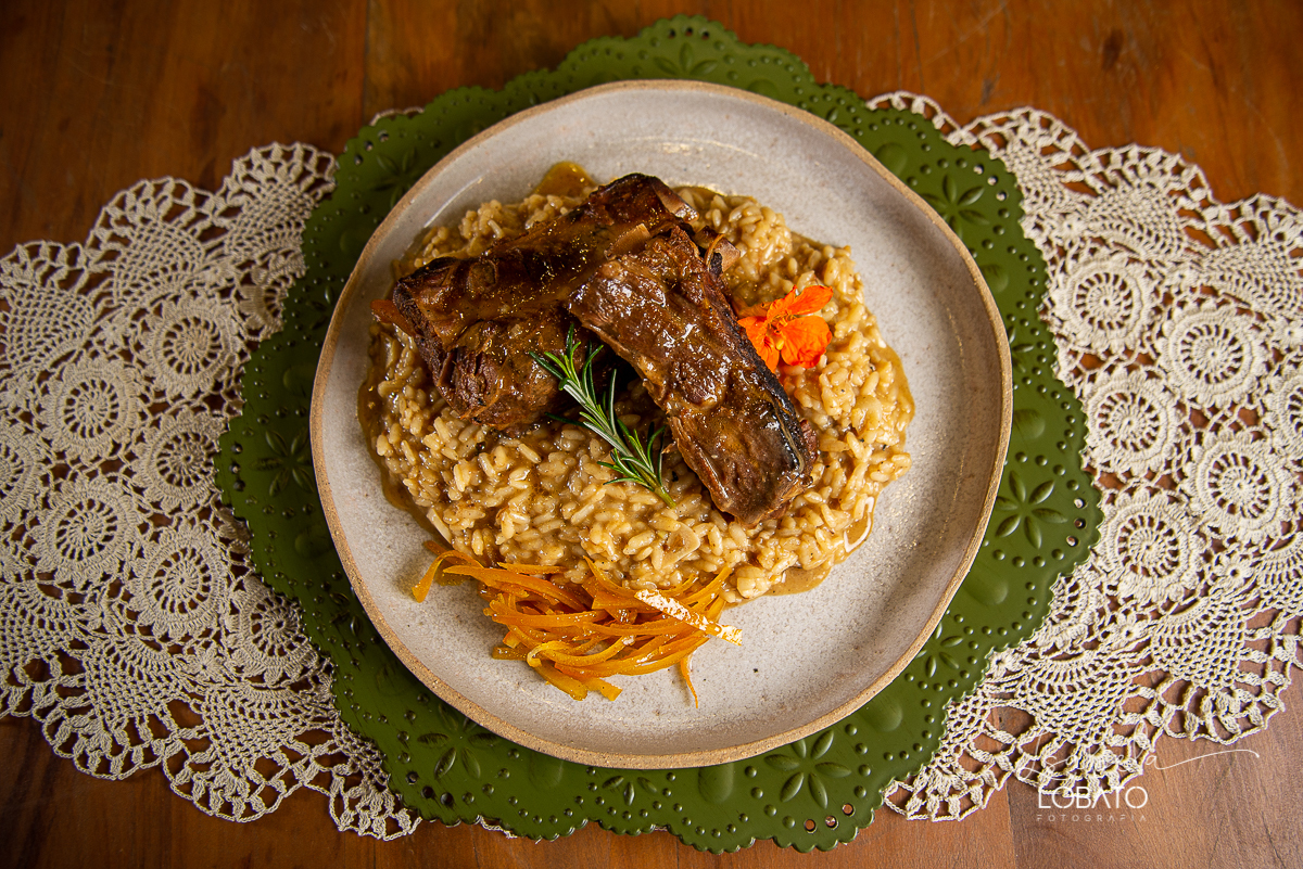 restaurante-sjdr-espaco-libertastes-cerveja-artesanal-libertastes-queijo-artesanal-chopp-saladas-sanduiche-croassant-hamburger-artesanal-risoto-chouriço-salada-pizza-mineira-costela-canjiquinha-foto-de-alimentos-fotografa-de-gastronomia-isabela-lobato