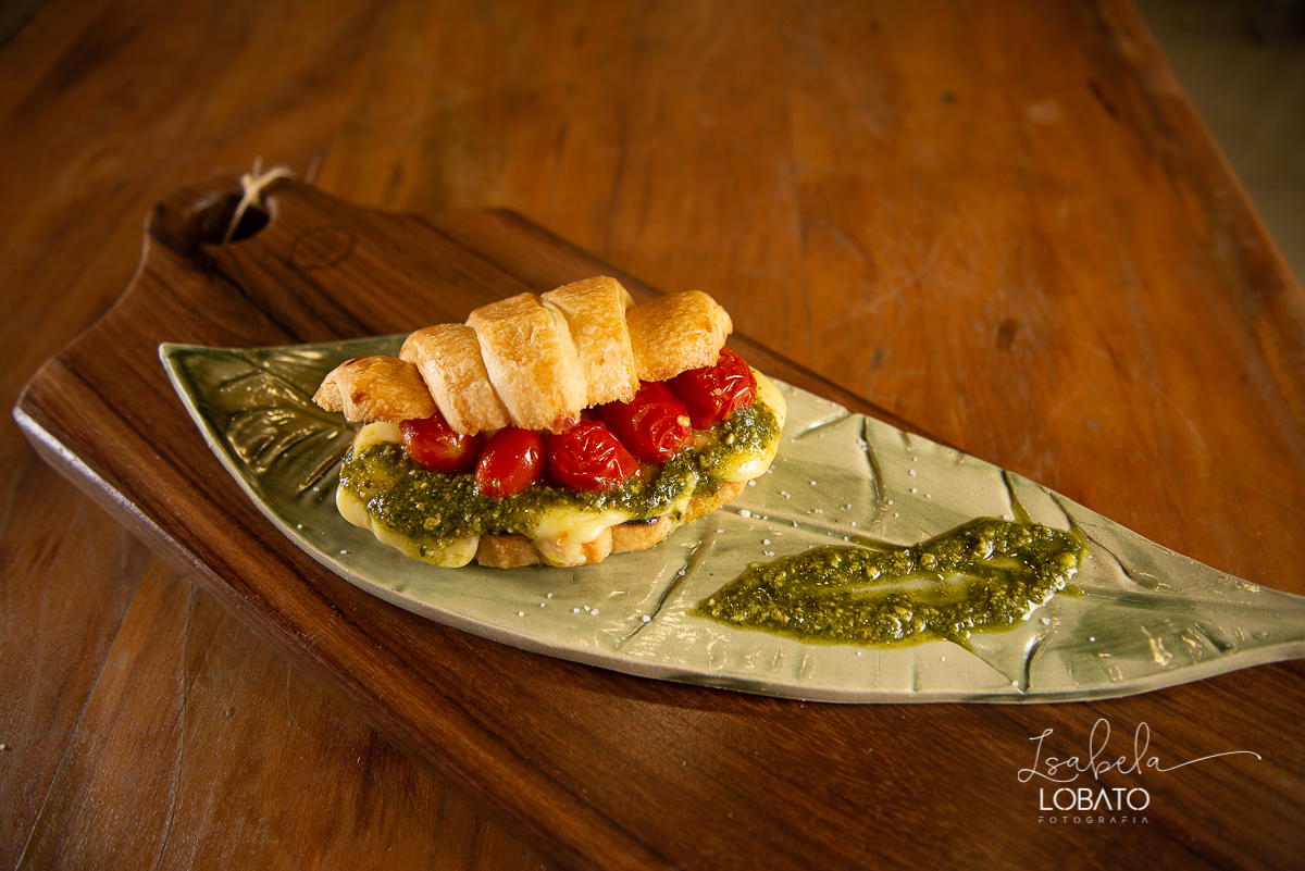 restaurante-sjdr-espaco-libertastes-cerveja-artesanal-libertastes-queijo-artesanal-chopp-saladas-sanduiche-croassant-hamburger-artesanal-risoto-chouriço-salada-pizza-mineira-costela-canjiquinha-foto-de-alimentos-fotografa-de-gastronomia-isabela-lobato
