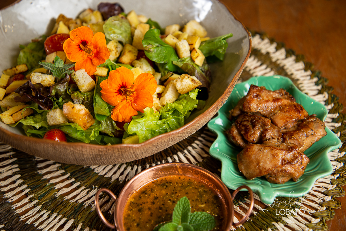 restaurante-sjdr-espaco-libertastes-cerveja-artesanal-libertastes-queijo-artesanal-chopp-saladas-sanduiche-croassant-hamburger-artesanal-risoto-chouriço-salada-pizza-mineira-costela-canjiquinha-foto-de-alimentos-fotografa-de-gastronomia-isabela-lobato