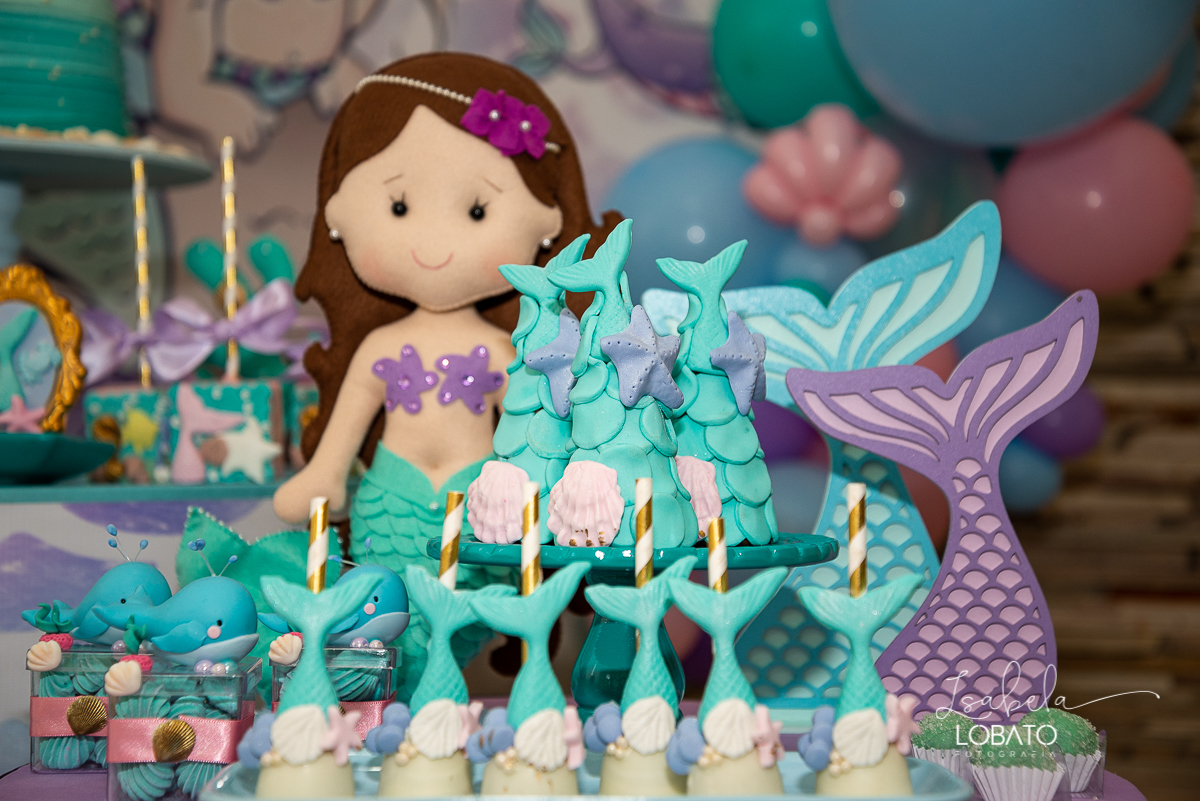 fique-em-casa-comemore-em-casa-festa-em-casa-festa-sereia-decoracao-sereia-fundo-do-mar-estrela-do-mar-festa-infantil-menina-fotografa-de-crianca-em-barbacena-isabela-lobato-fotografa-melhor-fotografa-de-barbacena-estudio-fotografico-em-barbacena-isabela