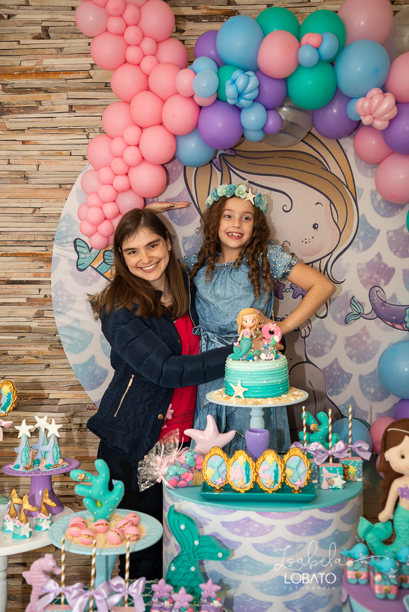 fique-em-casa-comemore-em-casa-festa-em-casa-festa-sereia-decoracao-sereia-fundo-do-mar-estrela-do-mar-festa-infantil-menina-fotografa-de-crianca-em-barbacena-isabela-lobato-fotografa-melhor-fotografa-de-barbacena-estudio-fotografico-em-barbacena-isabela