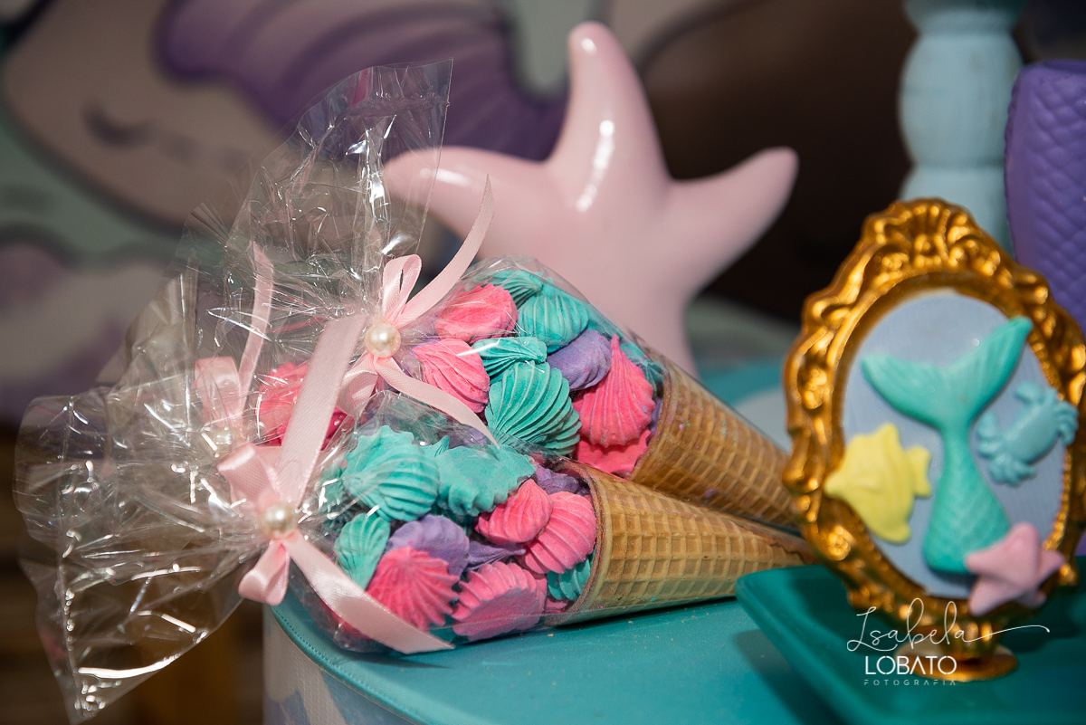 fique-em-casa-comemore-em-casa-festa-em-casa-festa-sereia-decoracao-sereia-fundo-do-mar-estrela-do-mar-festa-infantil-menina-fotografa-de-crianca-em-barbacena-isabela-lobato-fotografa-melhor-fotografa-de-barbacena-estudio-fotografico-em-barbacena-isabela