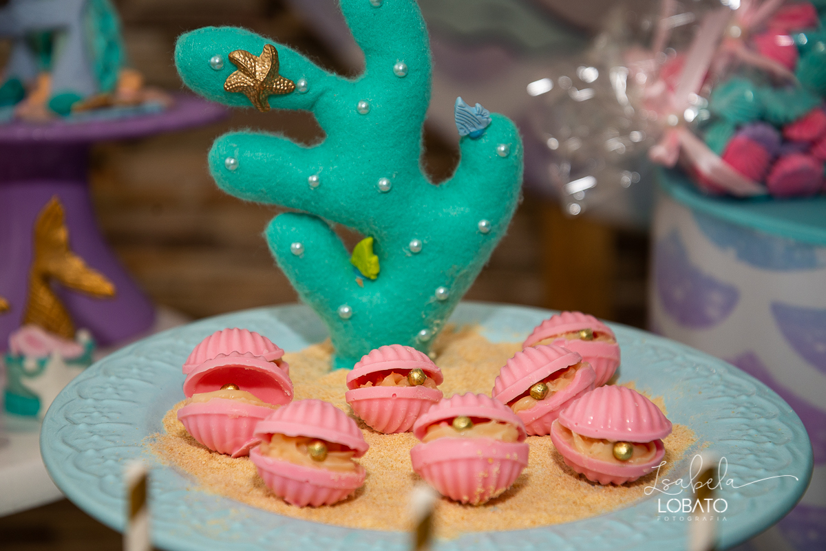 fique-em-casa-comemore-em-casa-festa-em-casa-festa-sereia-decoracao-sereia-fundo-do-mar-estrela-do-mar-festa-infantil-menina-fotografa-de-crianca-em-barbacena-isabela-lobato-fotografa-melhor-fotografa-de-barbacena-estudio-fotografico-em-barbacena-isabela