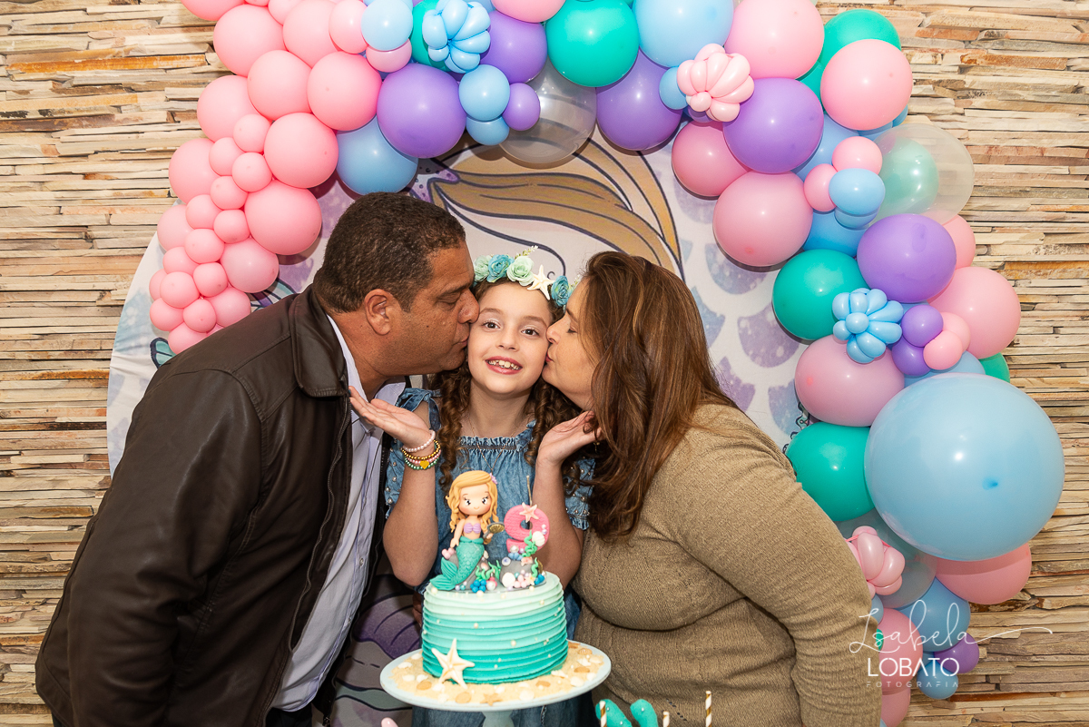 fique-em-casa-comemore-em-casa-festa-em-casa-festa-sereia-decoracao-sereia-fundo-do-mar-estrela-do-mar-festa-infantil-menina-fotografa-de-crianca-em-barbacena-isabela-lobato-fotografa-melhor-fotografa-de-barbacena-estudio-fotografico-em-barbacena-isabela