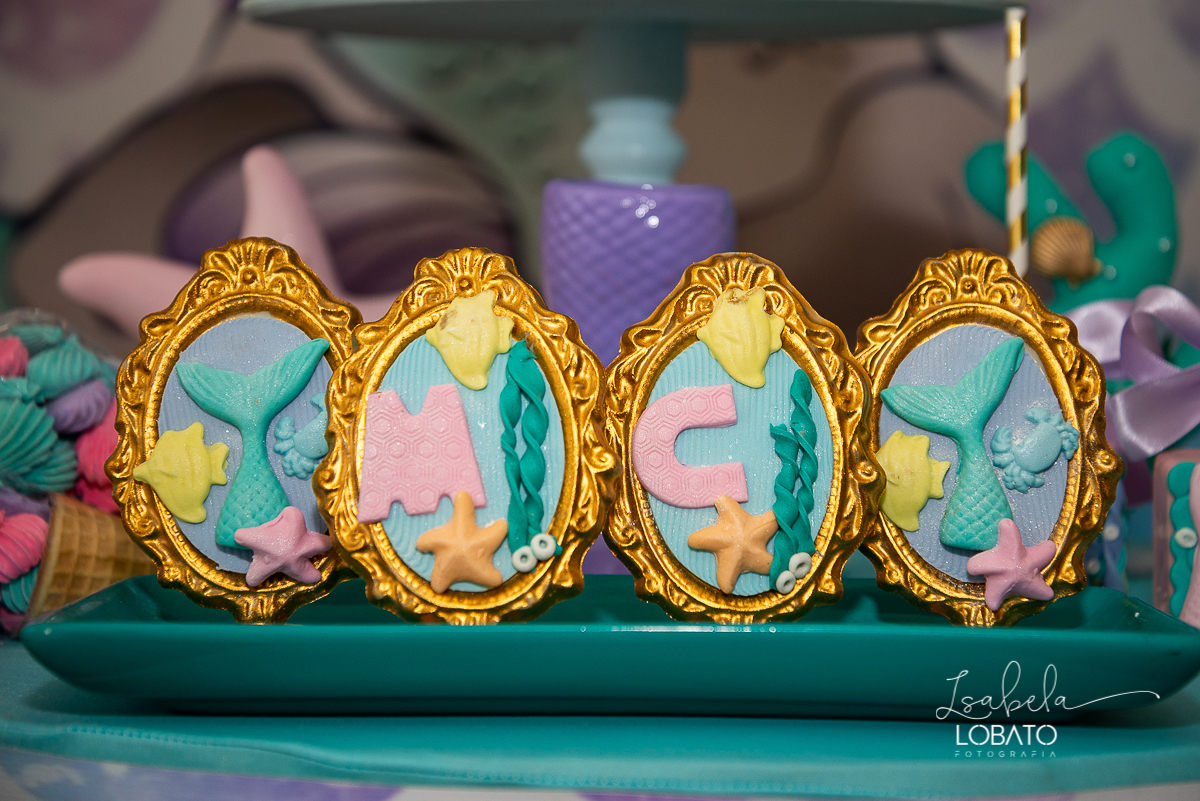 fique-em-casa-comemore-em-casa-festa-em-casa-festa-sereia-decoracao-sereia-fundo-do-mar-estrela-do-mar-festa-infantil-menina-fotografa-de-crianca-em-barbacena-isabela-lobato-fotografa-melhor-fotografa-de-barbacena-estudio-fotografico-em-barbacena-isabela
