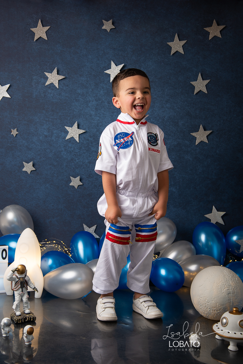 ensaio-fotografico-infantil-astronauta-foguete-macacao-astronauta-infantil-fantasia-de-astronauta-foguete-nave-espacial-homen-na-lua-estrelas-mundo-em-marte-outros-planetas-nasa-ensaio-de-astronauta-pequeno-astronauta-fotos-de-astronauta-fotografa-infanti