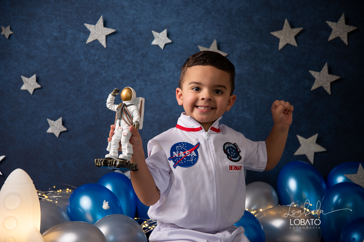 ensaio-fotografico-infantil-astronauta-foguete-macacao-astronauta-infantil-fantasia-de-astronauta-foguete-nave-espacial-homen-na-lua-estrelas-mundo-em-marte-outros-planetas-nasa-ensaio-de-astronauta-pequeno-astronauta-fotos-de-astronauta-fotografa-infanti