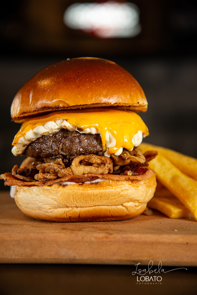 hamburguer-artesanal-burger-suculento-burger-artesanal-hamburger-fotos-de-hamburguer-fotografa-de-hamburguer-fotografa-de-alimentos-melhor-fotografa-de-gastronomia-de-minas-gerais-fotografia-de-comida-isabela-lobato-fotografia-gourmet-food-photography