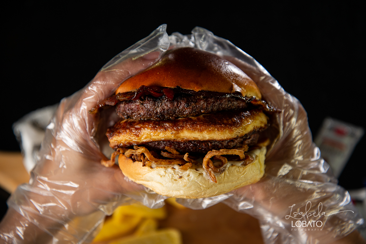 hamburguer-artesanal-burger-suculento-burger-artesanal-hamburger-fotos-de-hamburguer-fotografa-de-hamburguer-fotografa-de-alimentos-melhor-fotografa-de-gastronomia-de-minas-gerais-fotografia-de-comida-isabela-lobato-fotografia-gourmet-food-photography
